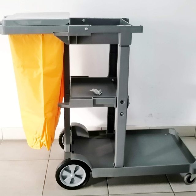 carro-utilitario-de-limpieza